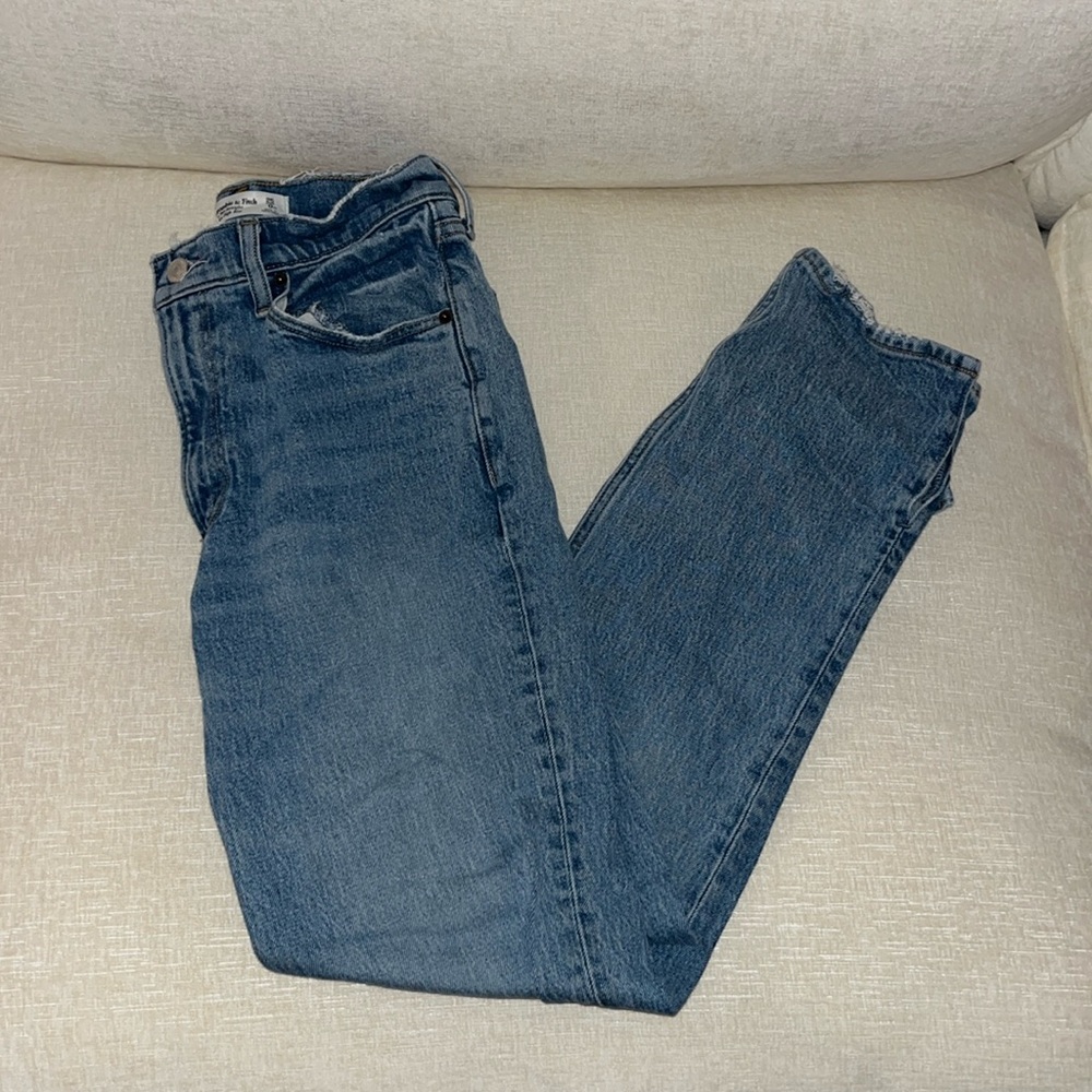 ABERCROMBIE the ‘90s straight ultra high rise jeans- short